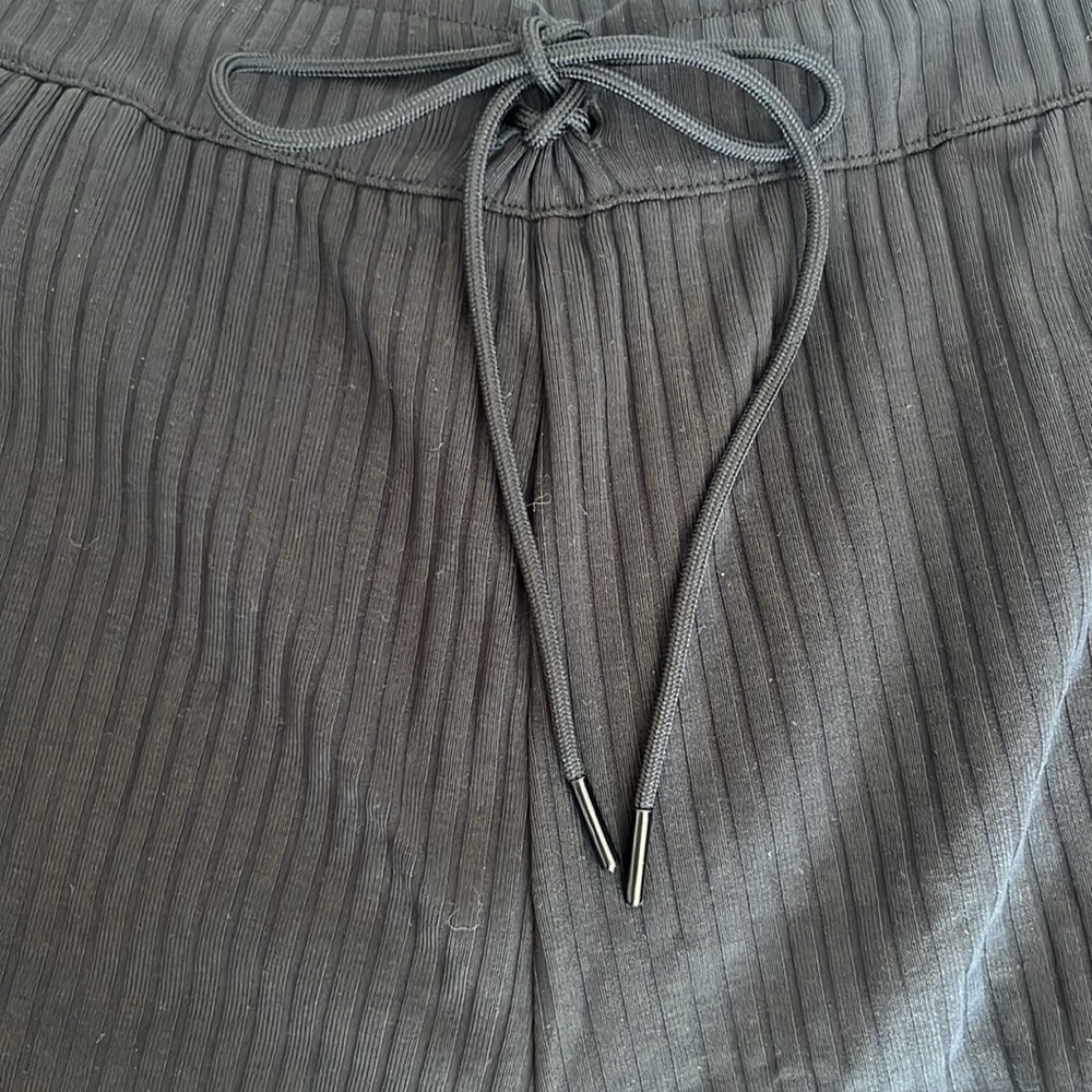 Nike black standard fit high rise ribbed athletic shorts NWT size 1X - Picture 4 of 9